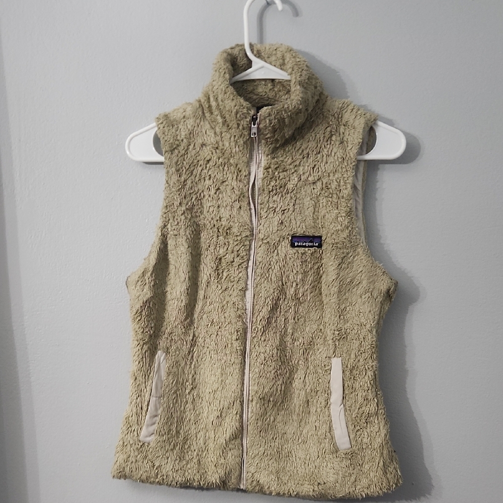 Patagonia Sherpa Vest in Beige